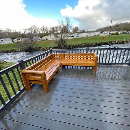 Stunning 3 Bed Riverside Cabin In Snowdonia Caeathro Ngoại thất bức ảnh