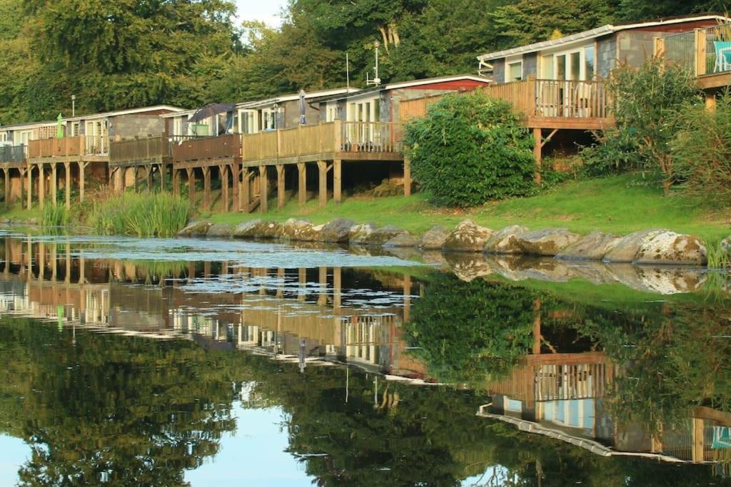 Stunning 3 Bed Riverside Cabin In Snowdonia Caeathro Ngoại thất bức ảnh