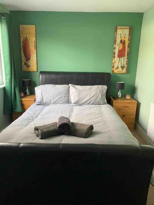 Stunning 3 Bed Riverside Cabin In Snowdonia Caeathro Ngoại thất bức ảnh